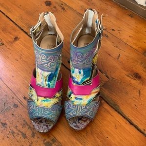 Never worn! L’artiste colorful heels- comfortable, stylish and fun! Size 41/10.